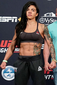 Claudia 'Claudinha' Gadelha