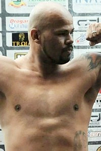 Rodrigo          'Nocaute' Oliveira